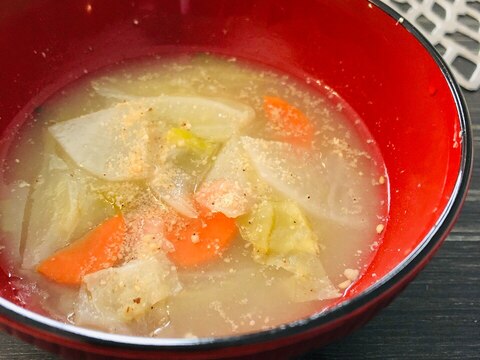 ごま油で炒めて☆キャベツと大根と人参の味噌汁